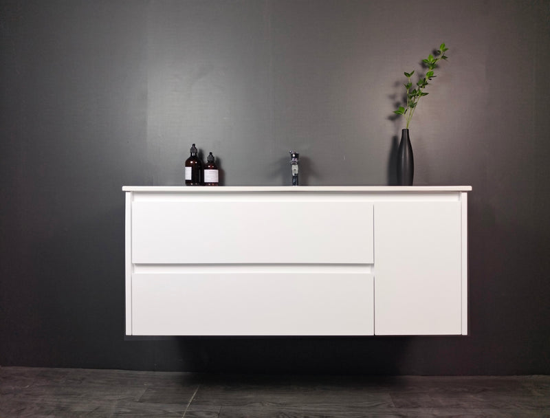 Evos Boutiques 40 in White or Cement grey vanity staged