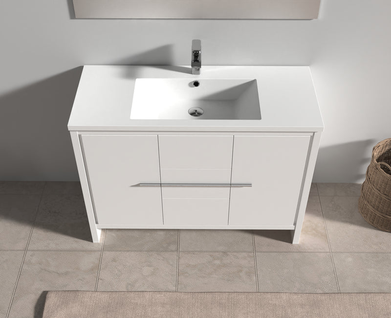 Evos Boutiques 47 in white vanity silver handle duplicate