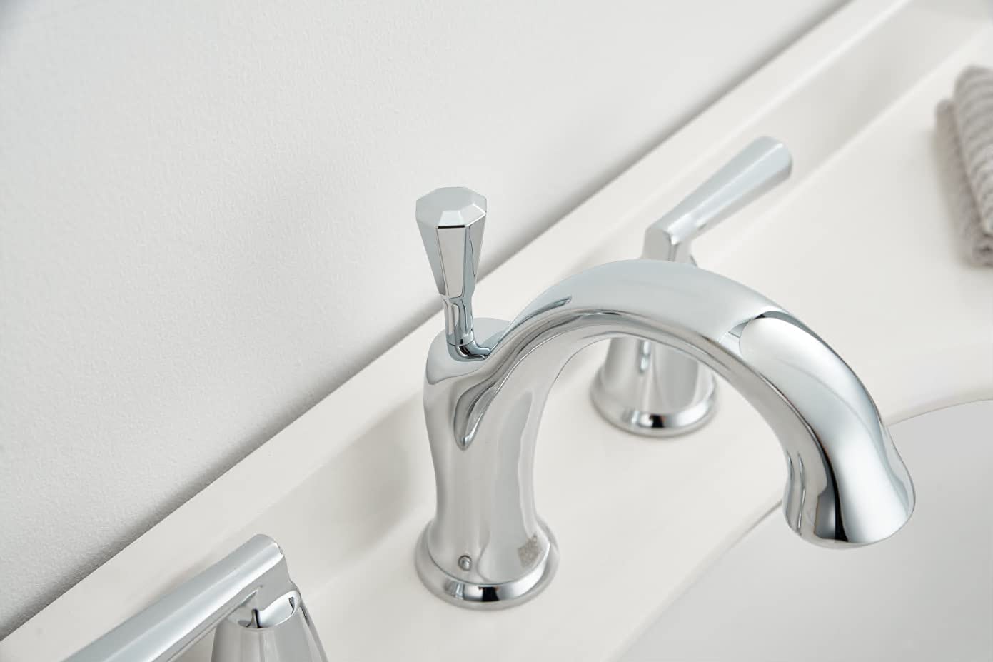 Evos Boutiques vanity faucet zoomed in