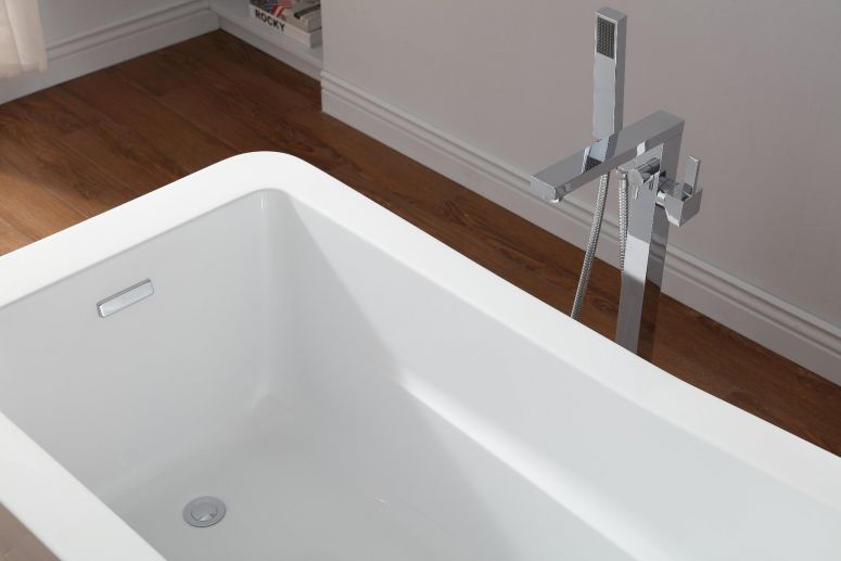 Evos   Boutiques   60   in   White   tub   with   Faucet   close   up