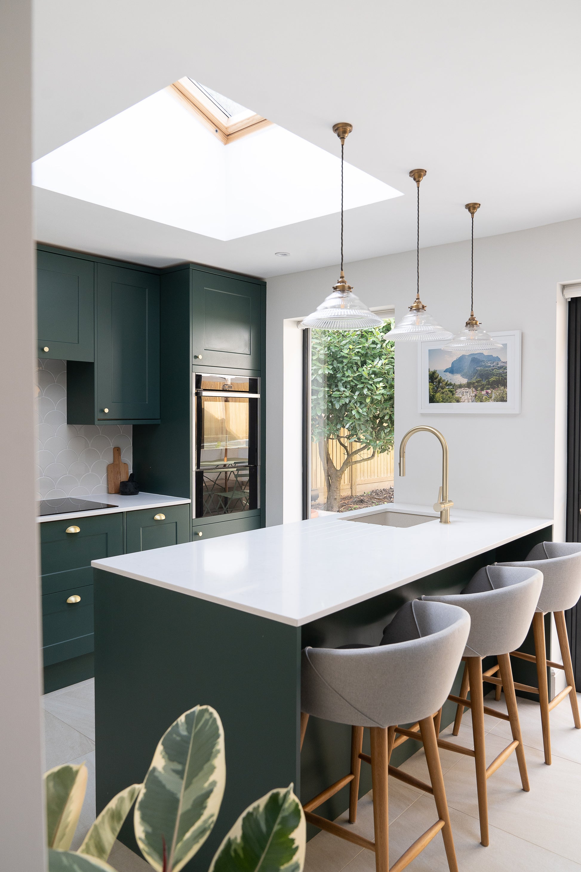 Single Handle Pull Down Kitchen Faucet gold  view